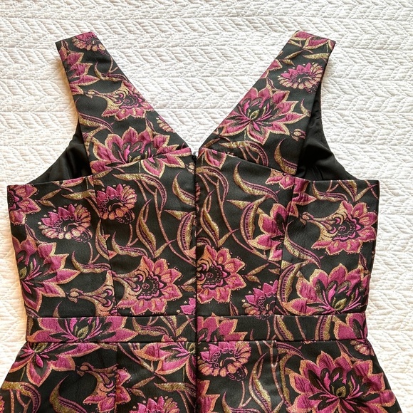 J CREW Sleeveless V-Neck Floral Jacquard Sheath Dress Size 6 NWT Pink/Black/Gold - Picture 8 of 17